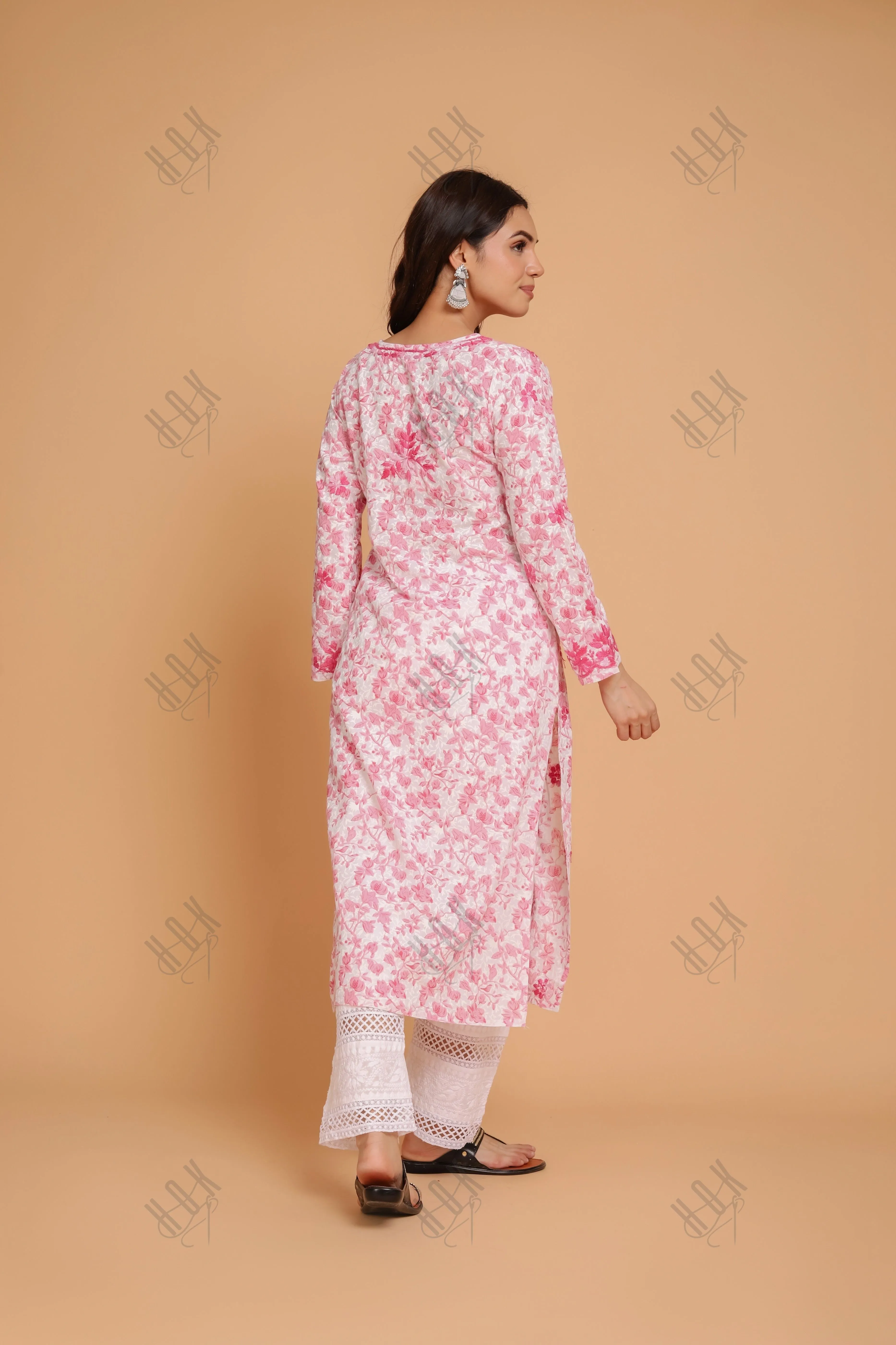 Saba Chikankari Kurta in Mul cotton in Pink Print